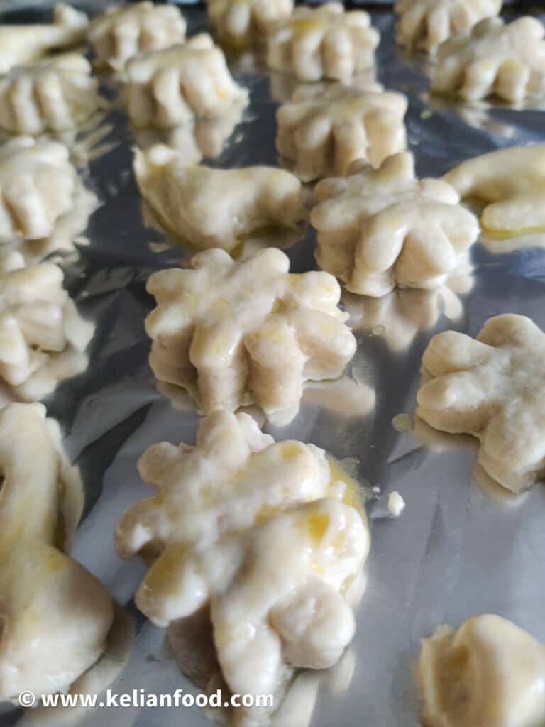 ecette biscuit allant au four