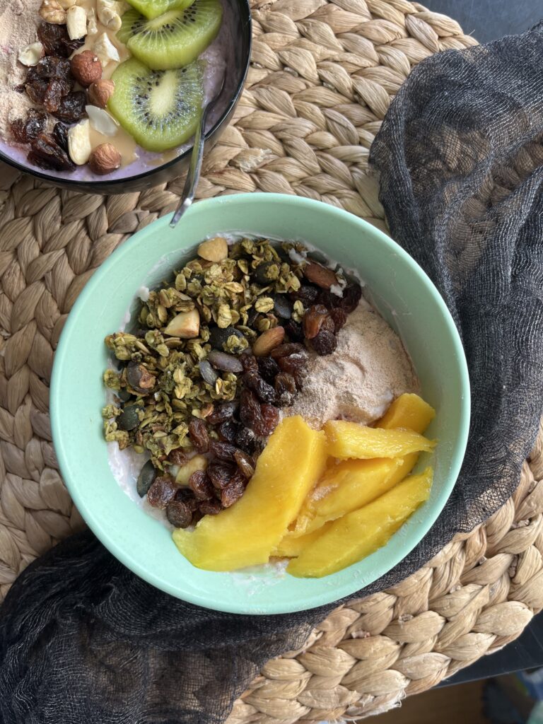 petit dejeuner fonio bowl